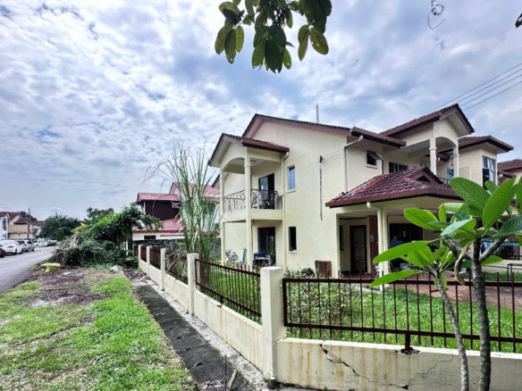 Puchong Utama Corner Terrace House for Sale - Extra Land, Value