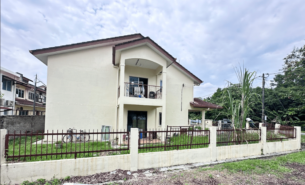 Puchong Utama Corner Terrace House for Sale - Extra Land, Value